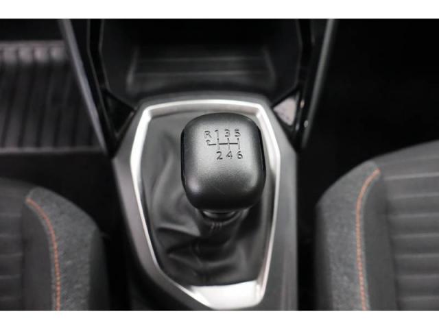 Peugeot 208 image 6