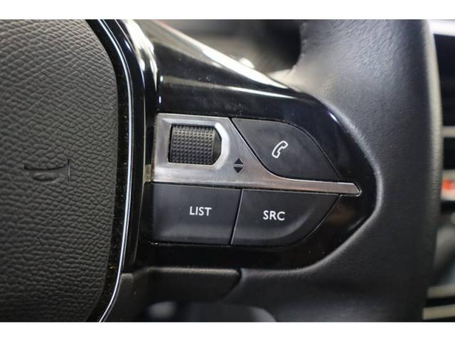 Peugeot 2008 image 7