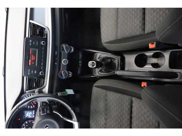 Kia Rio image 6