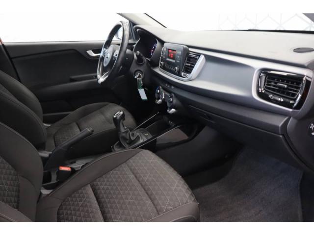 Kia Rio image 9
