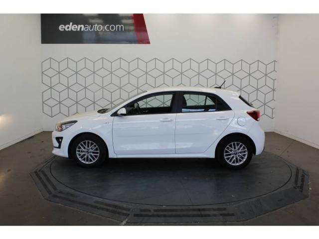 Kia Rio image 9