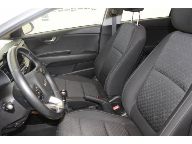 Kia Rio image 5