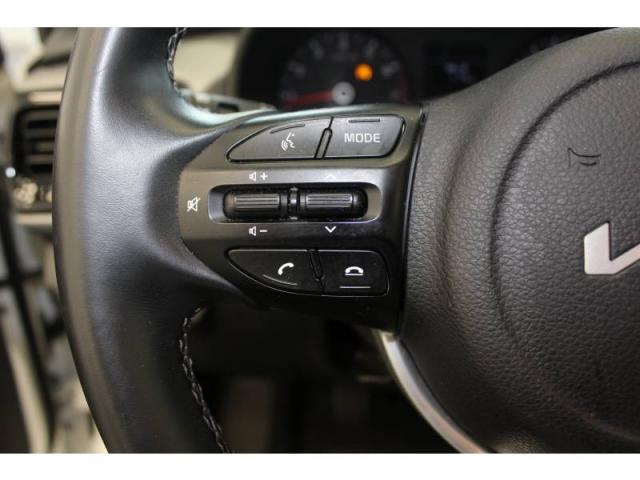 Kia Rio image 7