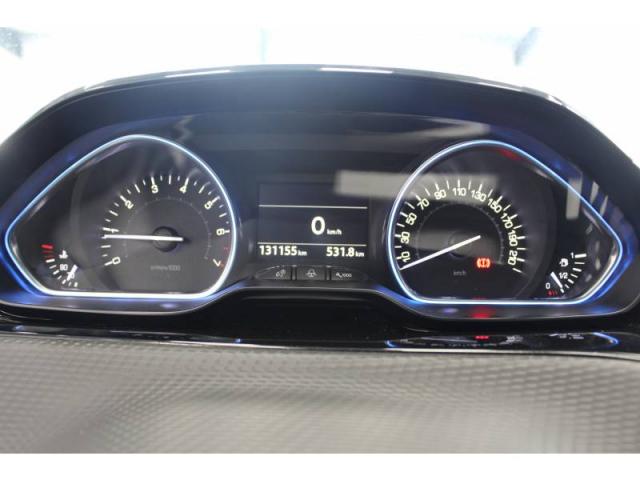 Peugeot 2008 image 8