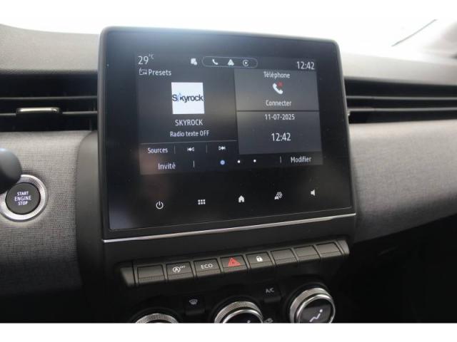 Mitsubishi Colt image 9