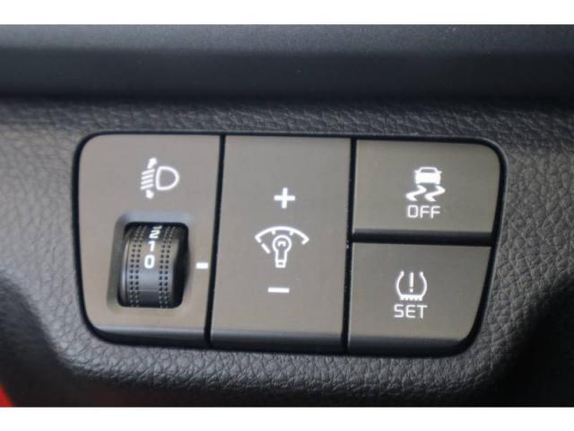Kia Rio image 8