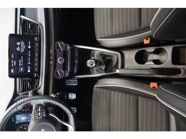 Kia Rio image 9