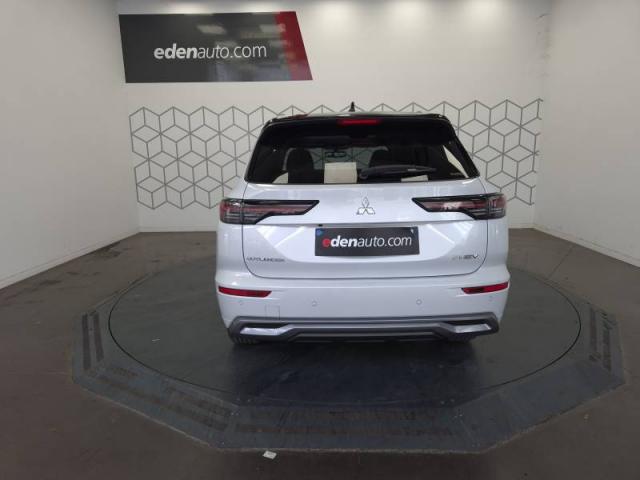 Mitsubishi Outlander image 3