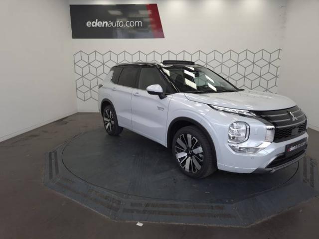 Mitsubishi Outlander image 2
