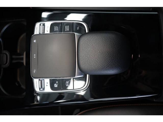 Mercedes Benz Cla image 5
