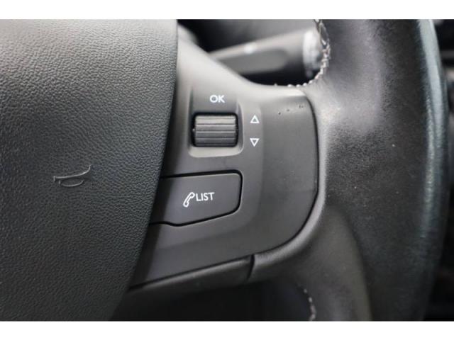 Peugeot 208 image 5