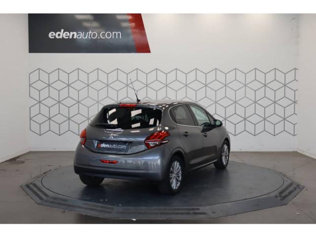 Peugeot 208 image 8