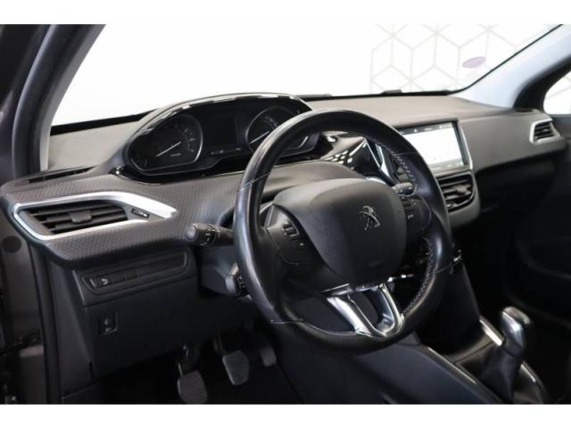 Peugeot 208 image 1