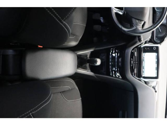 Peugeot 208 image 3