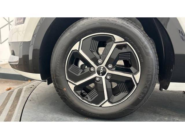 Kia Niro image 8