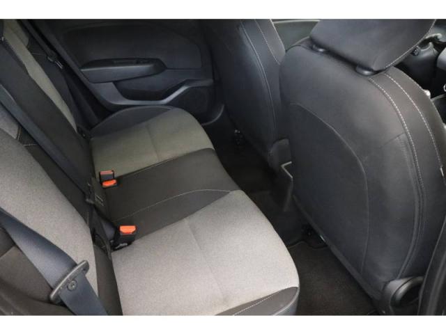 Mitsubishi Colt image 9
