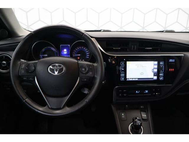 Toyota Auris image 8