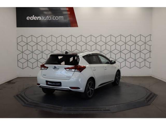 Toyota Auris image 1