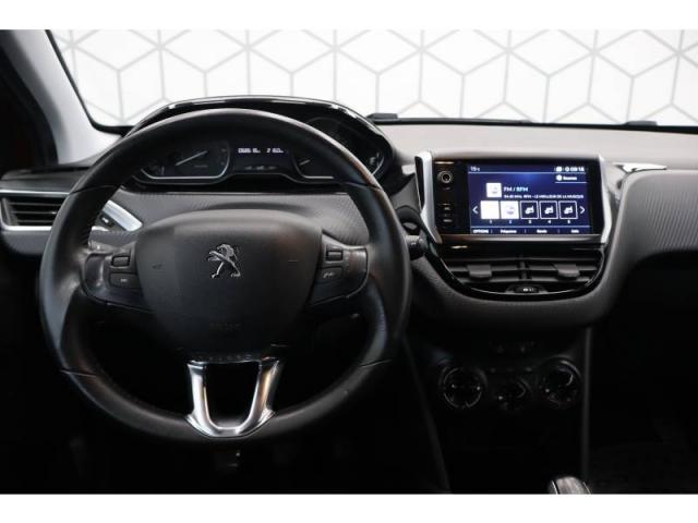 Peugeot 208 image 8