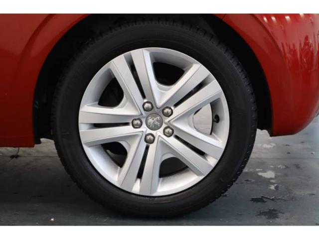 Peugeot 208 image 3