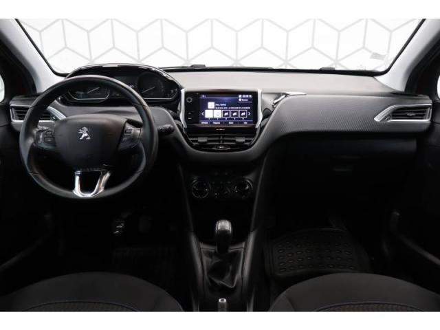 Peugeot 208 image 9