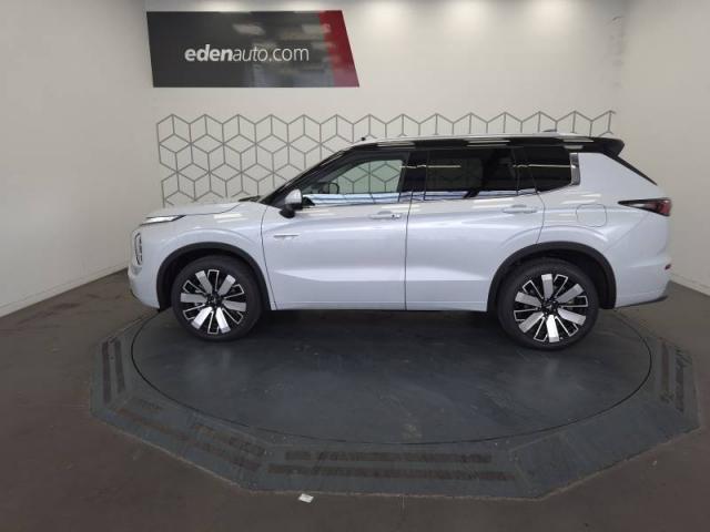 Mitsubishi Outlander image 6