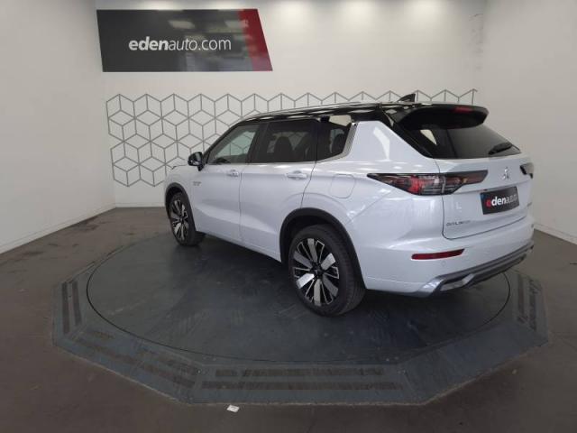 Mitsubishi Outlander image 8