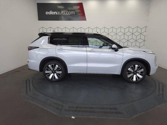 Mitsubishi Outlander image 9