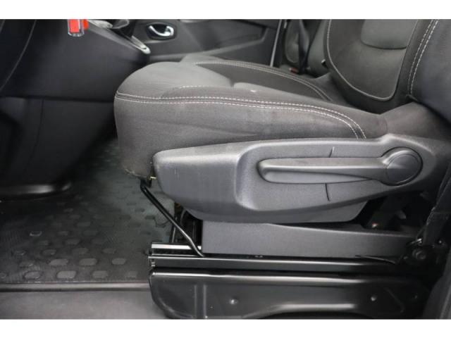 Renault Trafic image 8