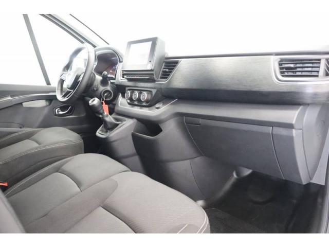 Renault Trafic image 9