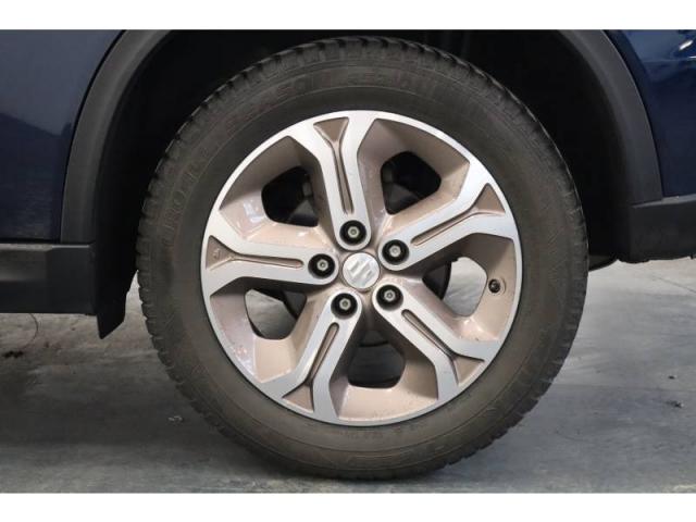 Suzuki Vitara image 2