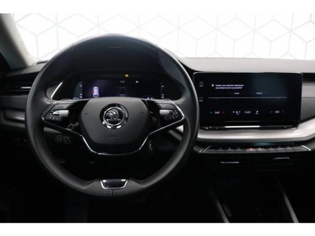 Skoda Octavia image 2