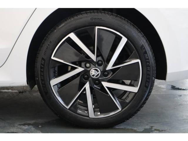 Skoda Octavia image 5