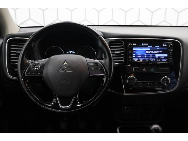 Mitsubishi Outlander image 6