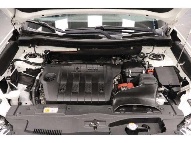 Mitsubishi Outlander image 5