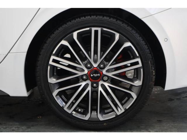 Kia Pro_cee'D image 9