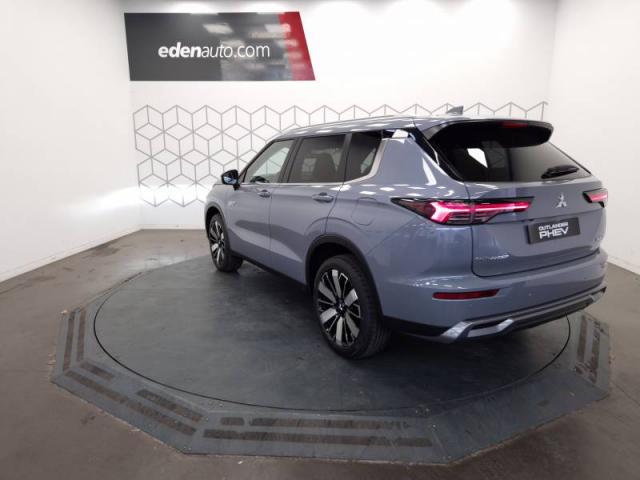 Mitsubishi Outlander image 7