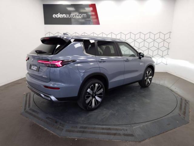 Mitsubishi Outlander image 4