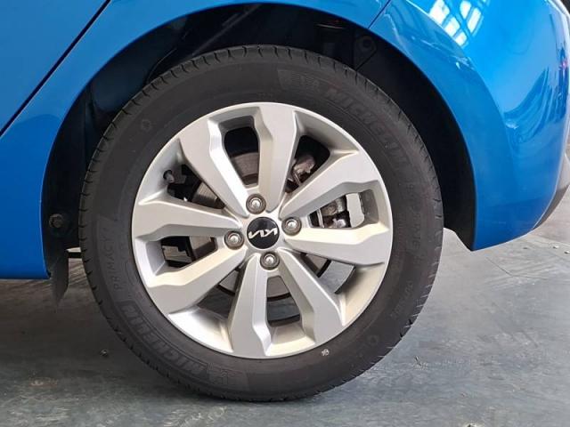 Kia Rio image 3