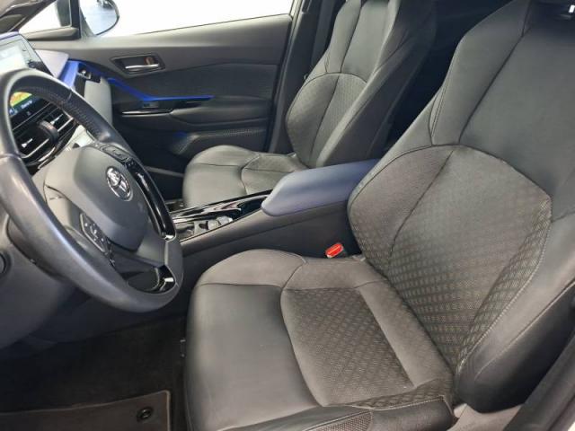 Toyota C-Hr image 8