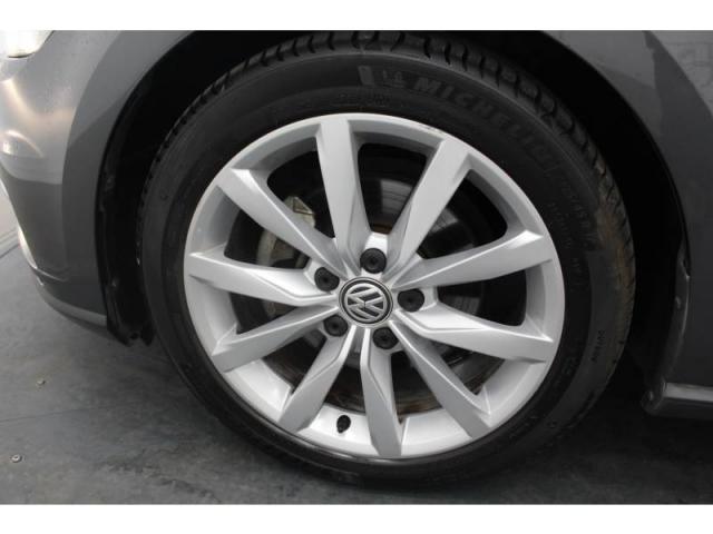 Volkswagen Golf image 6