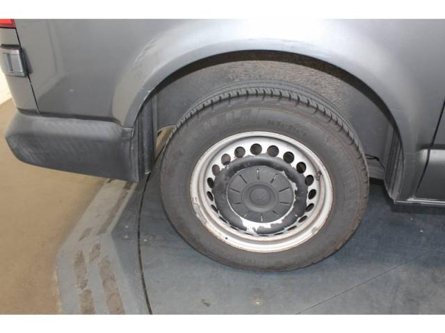 Volkswagen Transporter image 8