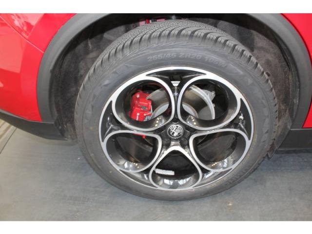 Alfa Romeo Stelvio image 3