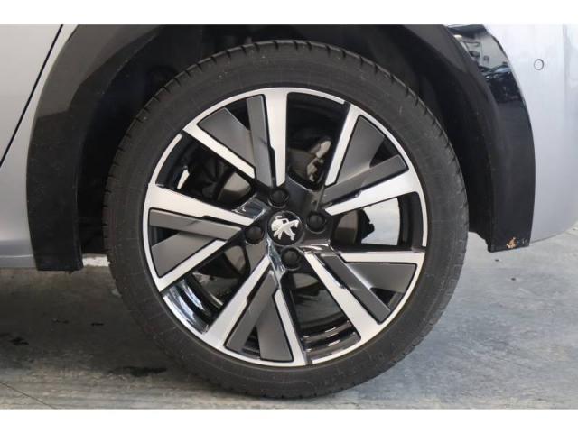 Peugeot 208 image 9