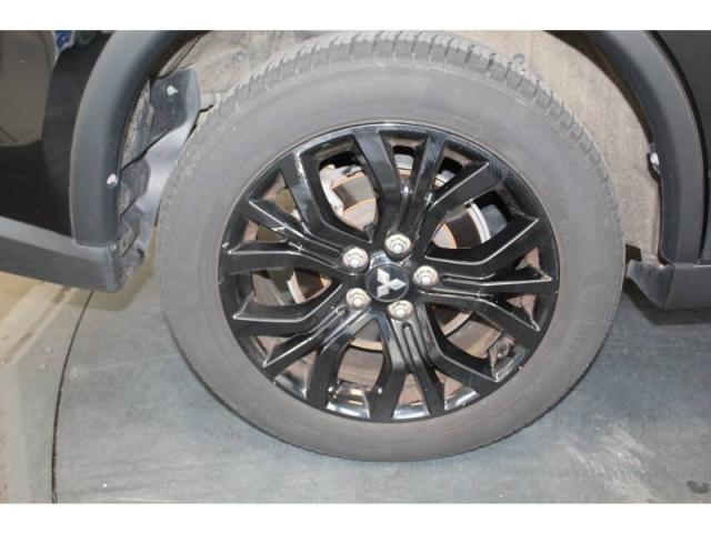 Mitsubishi Outlander image 8