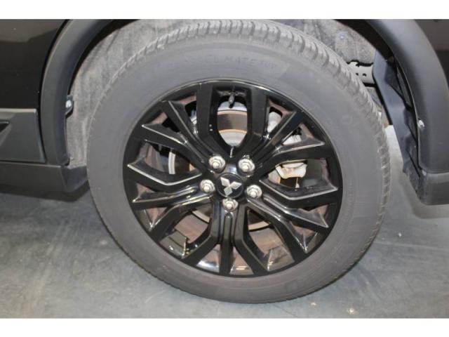 Mitsubishi Outlander image 1