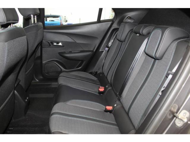 Peugeot 2008 image 2