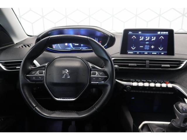 Peugeot 3008 image 2