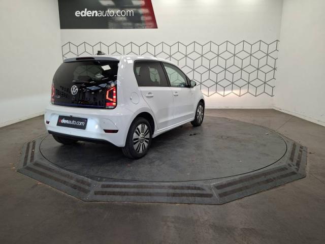 Volkswagen Up! image 9