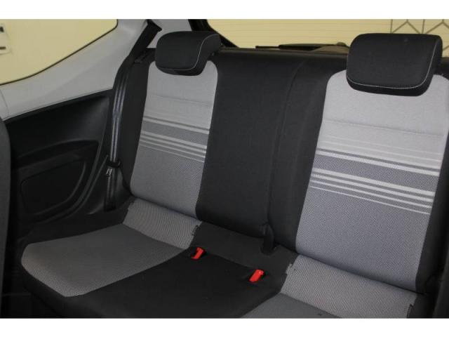 Volkswagen Up! image 6